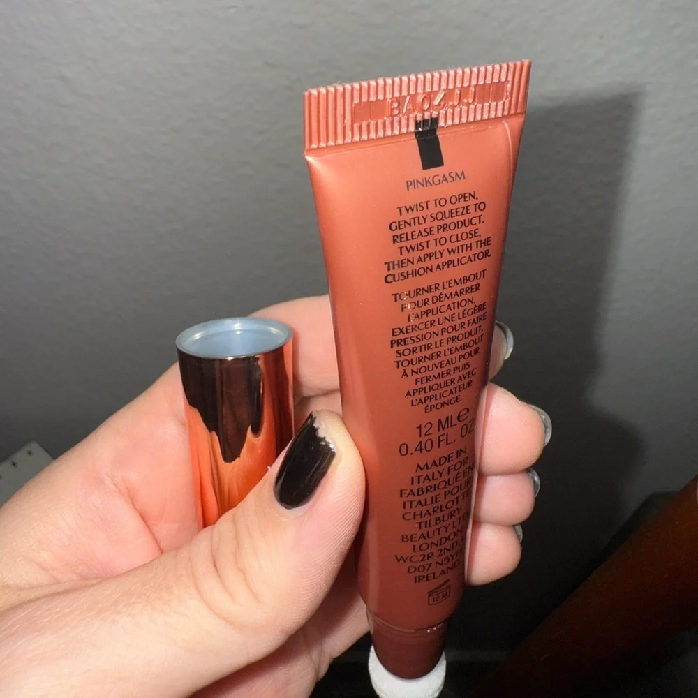 Charlotte Tilbury Glowgasm Beauty Light Wand High Blush